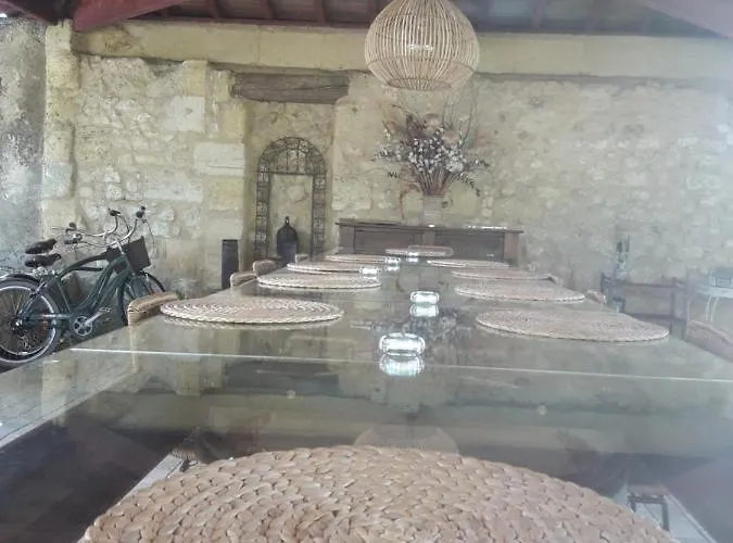 Bed and Breakfast Chateau De La Grave 4*