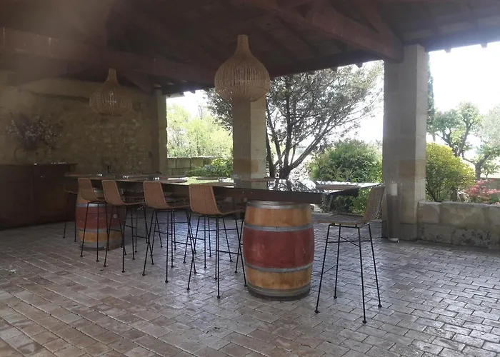 Chateau De La Grave Bed and Breakfast 4*