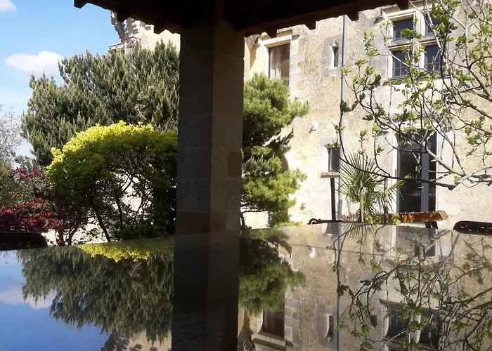 Bed and Breakfast Chateau De La Grave 4*