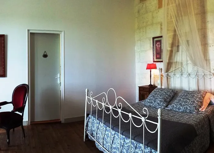 Bed & Breakfast Chateau De La Grave 4*