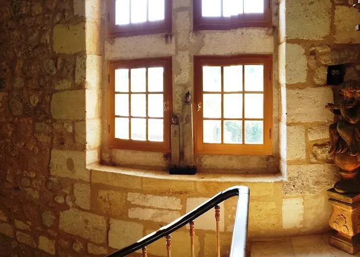 Chateau De La Grave Bed and Breakfast 4*