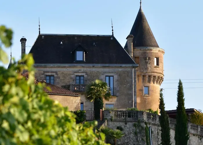 Chateau De La Grave 4*